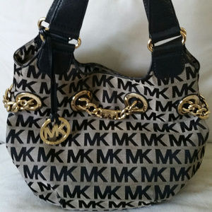 *SOLD* GORGEOUS MICHAEL KORS HANDBAG AUTHENTIC